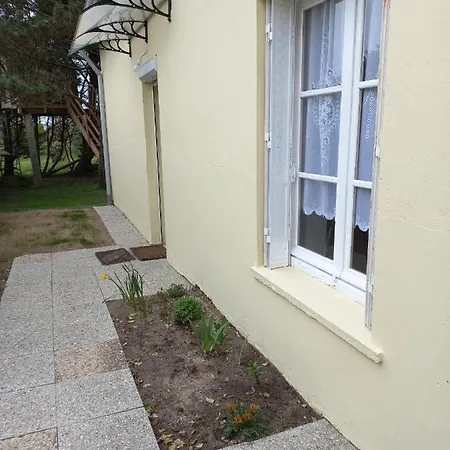 Ferienhaus Perrot Henry *